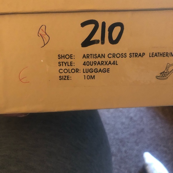 Authentic Michael kors heels - Picture 2 of 2